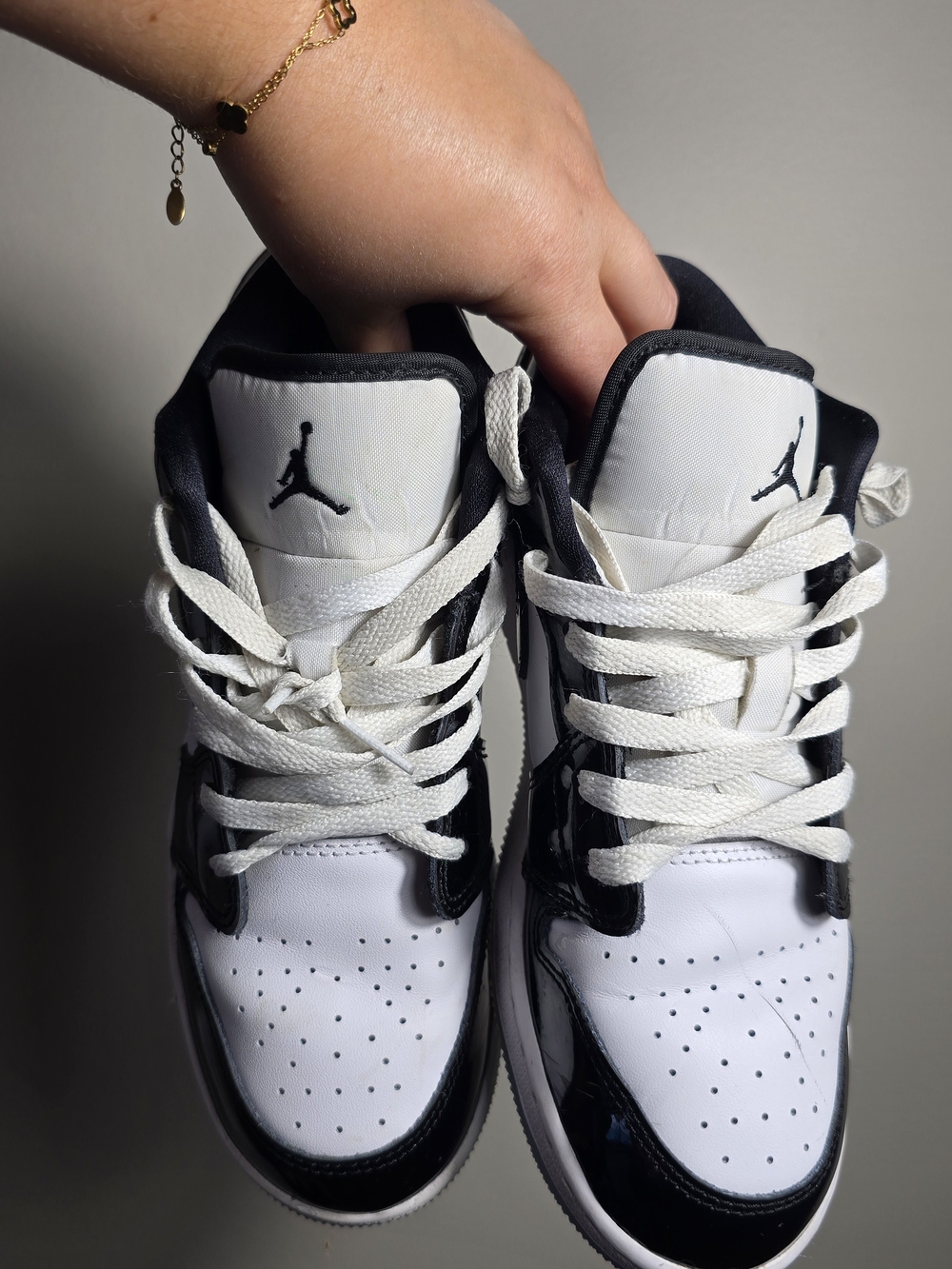 Jordan Kids Low-Top Sneakers in White and Black